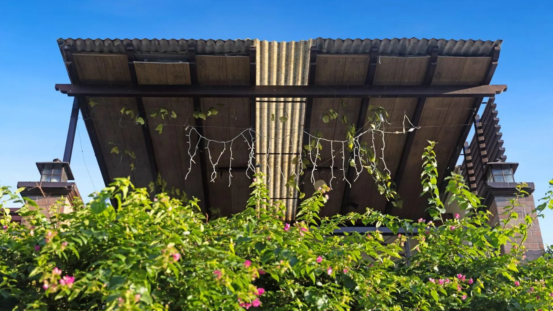 Cozy Las Pinas Haven With Big Garden, Pet Friendly - Near Super Market And The Airport Gæstehus