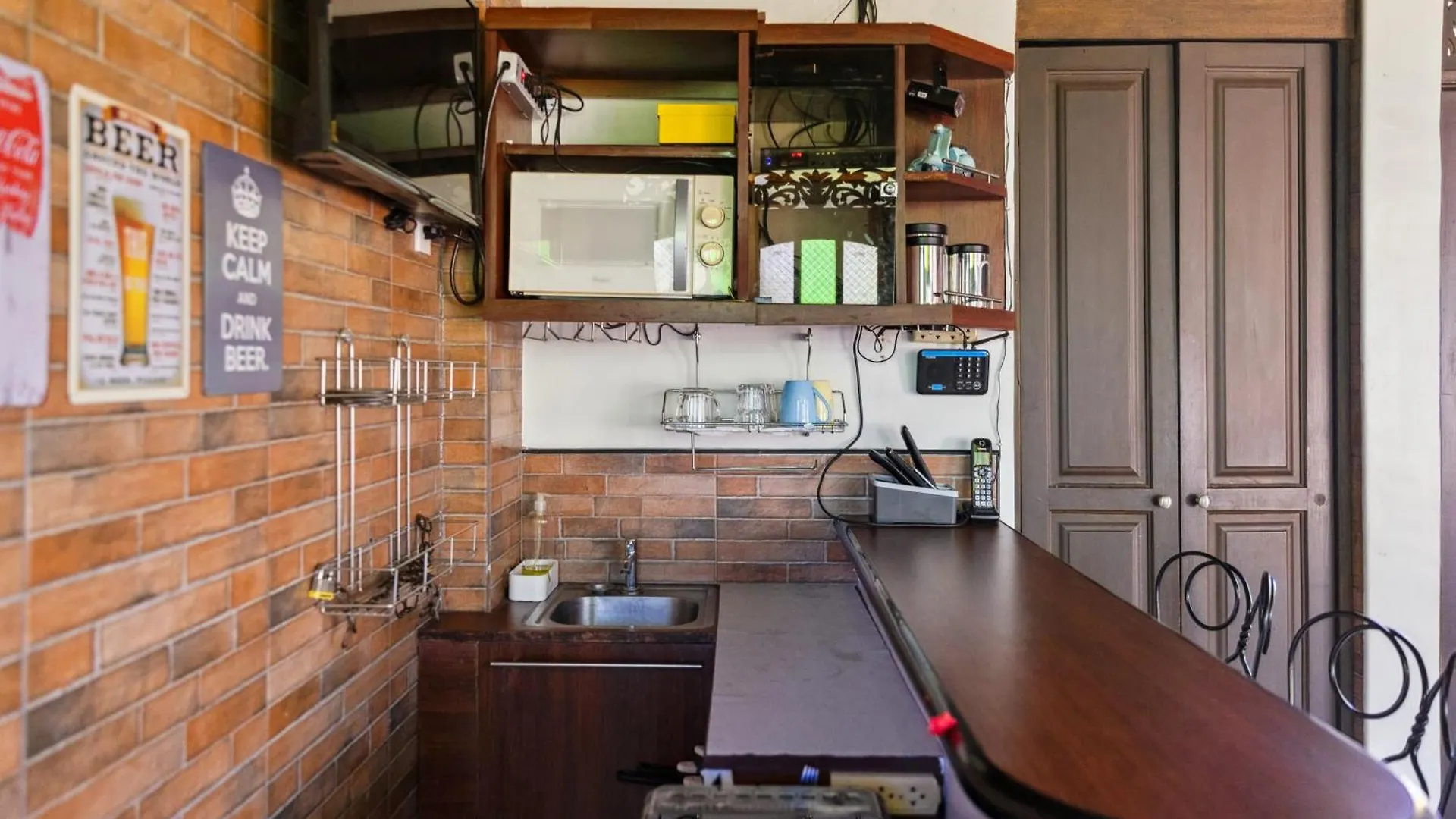 Gæstehus Cozy Las Pinas Haven With Big Garden, Pet Friendly - Near Super Market And The Airport