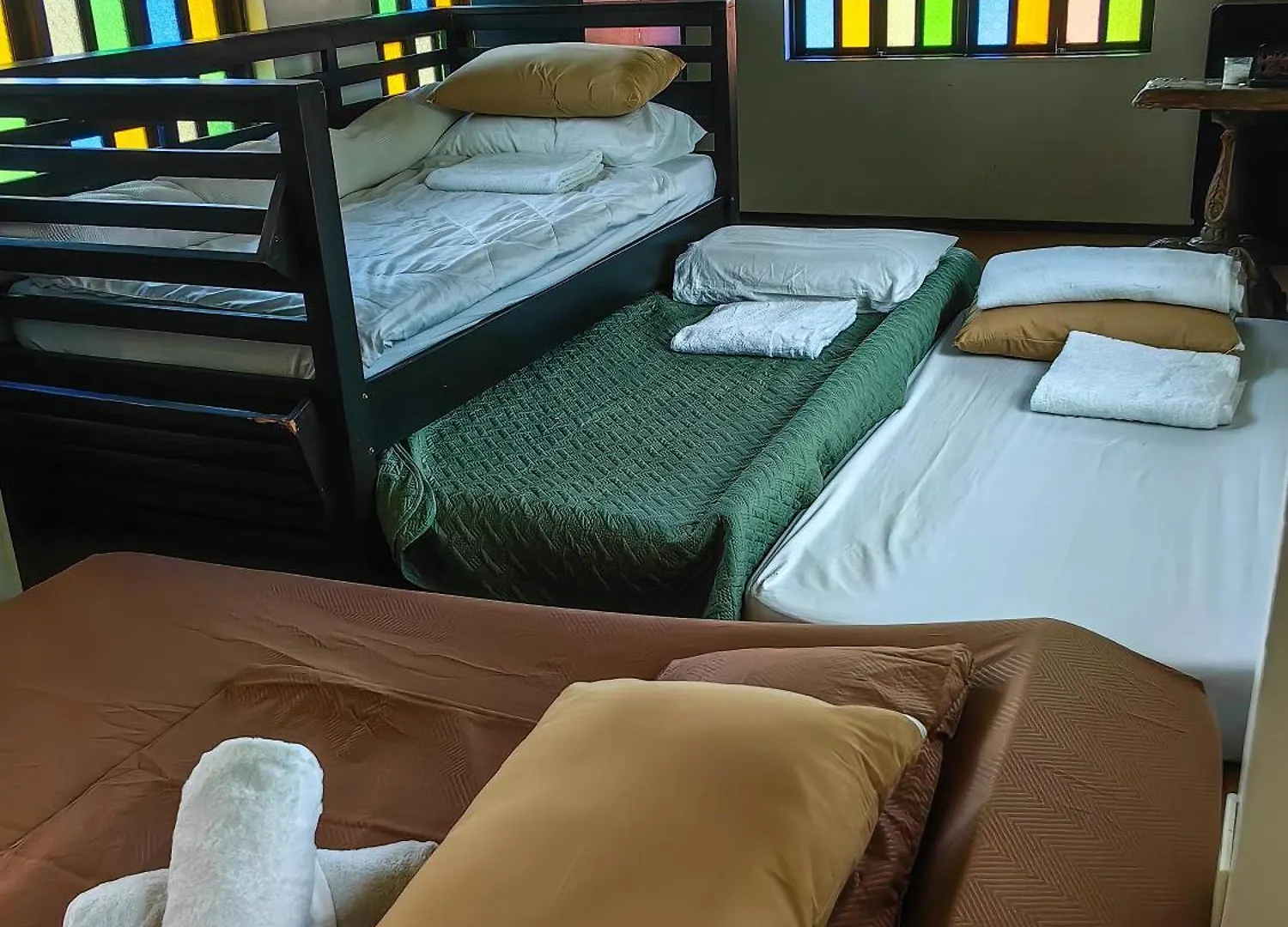 Cozy Las Pinas Haven With Big Garden, Pet Friendly - Near Super Market And The Airport